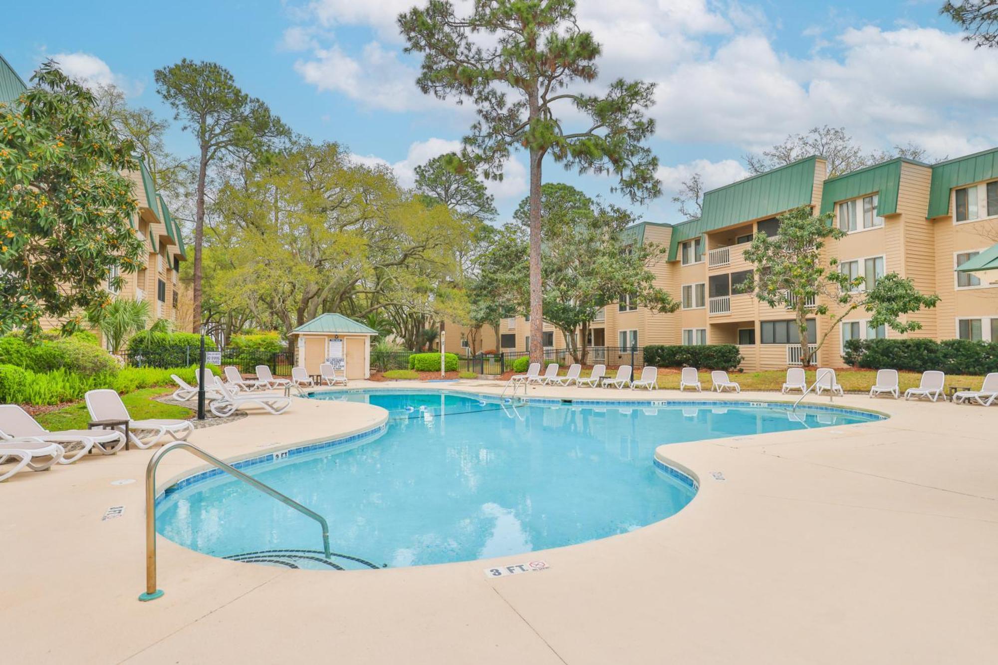 Peaceful Treetop Condo - 2Br/2Ba Hilton Head Island Exterior photo
